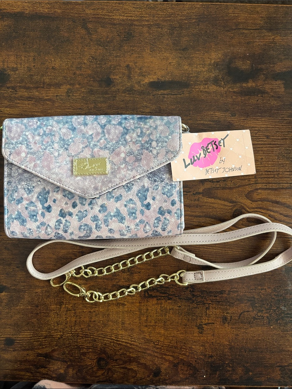 Luv Betsey by Betsey Johnson Pink Floral Print Crossbody Bag with Gold Chain - Picture 7 of 7
